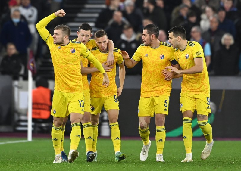 [FOTO] Dinamo srušio West Ham ured Londona! Oršić zabio spektakularan pogodak i odveo 'Modre' i nokaut fazu Europske lige