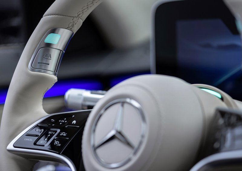[FOTO] Mercedes-Benz dobiva prvo međunarodno važeće odobrenje sustava za uvjetno automatiziranu vožnju