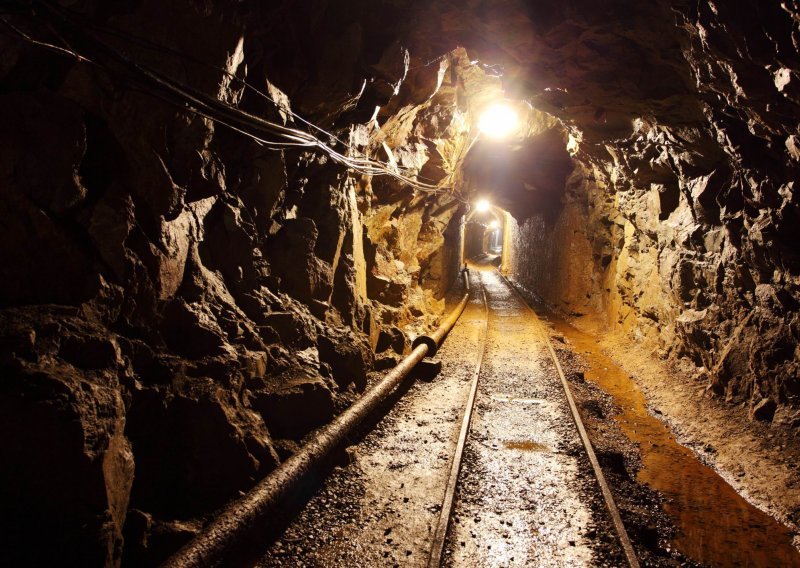 17 rudara zarobljeno u rudniku zlata