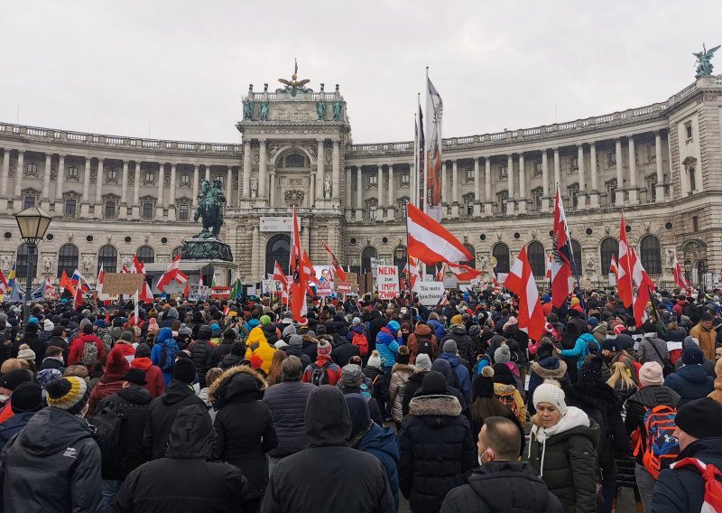 [FOTO] Austrija: Lockdownu je kraj, ali su podjele u društvu sve oštrije