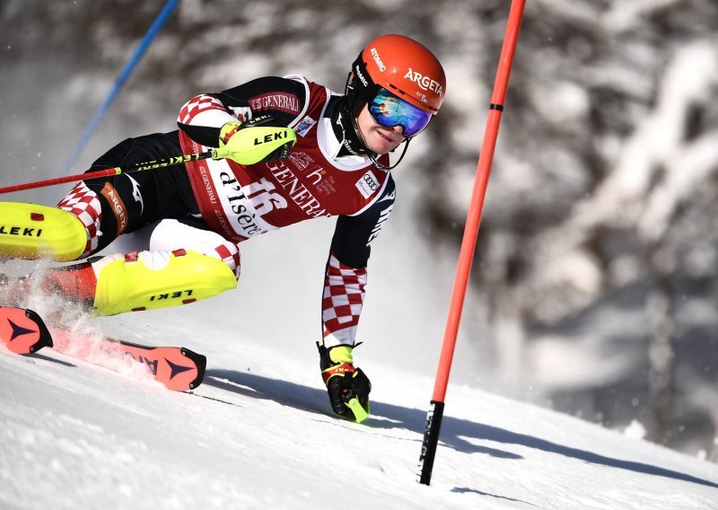Zubčić nakon prve vožnje slaloma u Val d'Isereu drži sjajno sedmo mjesto. Odličan nastup imao je i Matej Vidović