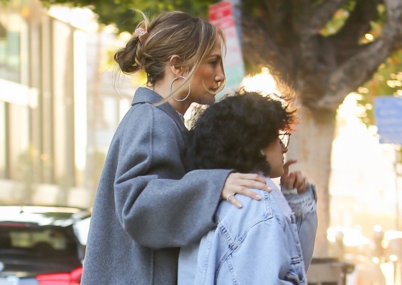 Jennifer Lopez uživala u šopingu sa svojom kćeri Emme i Benom Affleckom