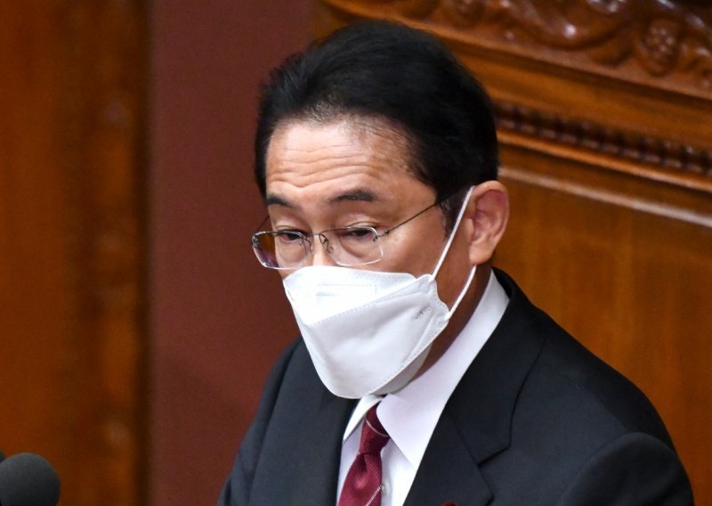 Japanski premijer o sablastima u rezidenciji: 'Mirno sam spavao'