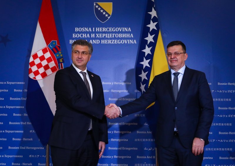 [FOTO/VIDEO] Premijer Plenković doputovao u službeni posjet BiH