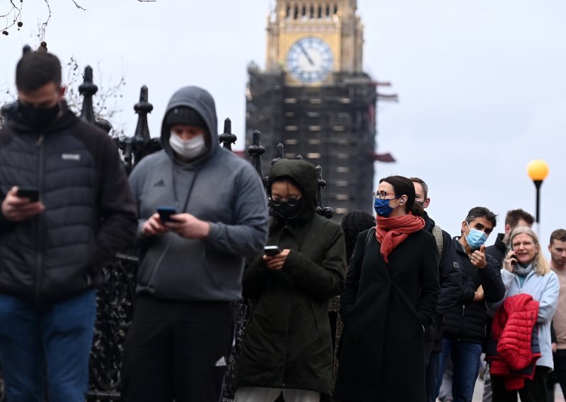 Europske zemlje ponovno jačaju mjere protiv covida, WHO upozorava na 'oluju' omikrona