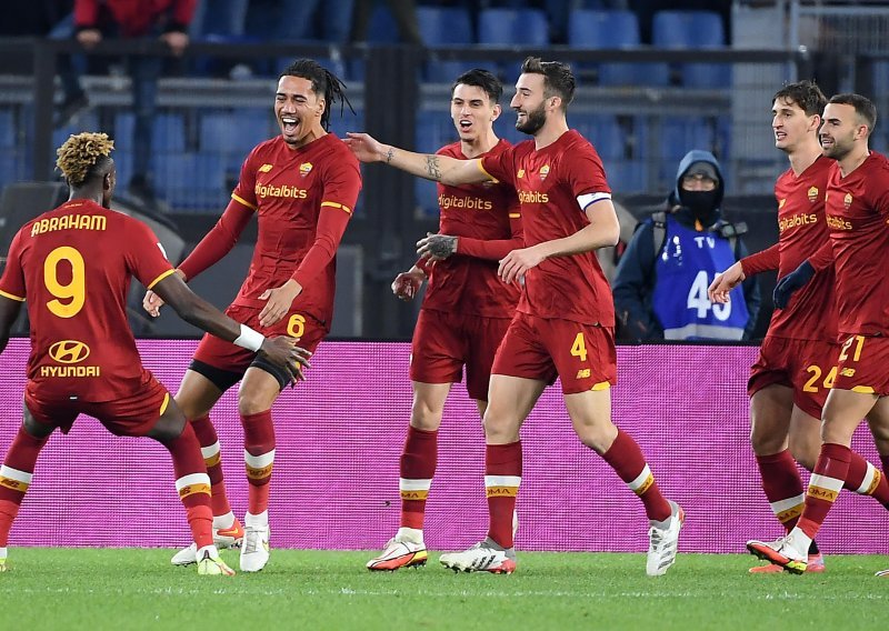 [FOTO] Roma golovima Smallinga i Ibaneza srušila Speziju i na ljestvici preskočila Juventus