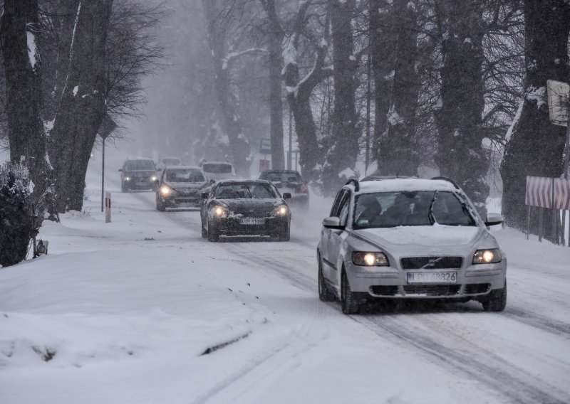 [FOTO] Zima stiže, jeste li spremni za otežane uvjete vožnje? Ovako ćete izbjeći najčešće pogreške i učiniti vožnju sigurnijom