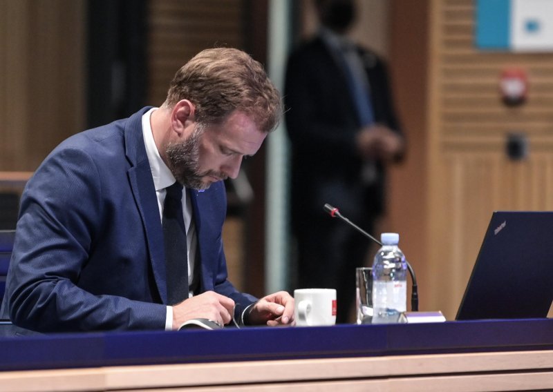 Banožić u srednjoj školi nije briljirao, dvaput završio na popravnom