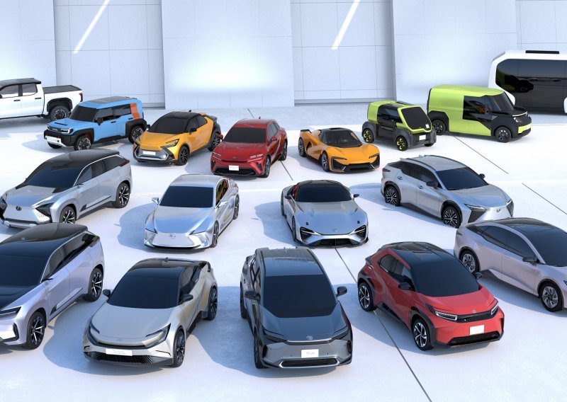 [FOTO/VIDEO] Toyota predstavila strategiju o BEV vozilima; 30 modela električnih vozila na baterije do 2030.