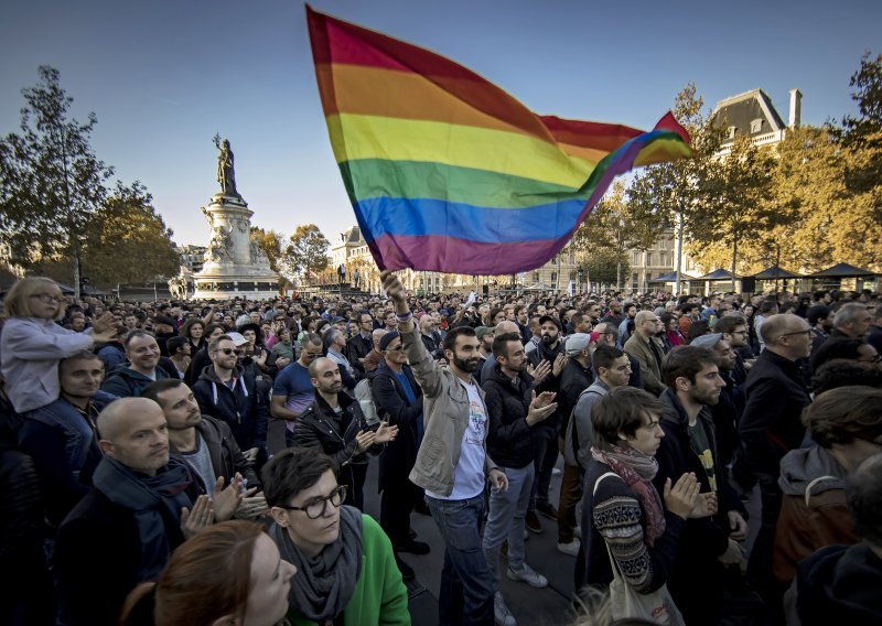 Francuska zabranjuje konverzijske terapije za LGBT osobe, uz stroge kazne