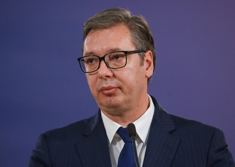 Vučić u obraćanju iz vlaka pričao o atentatu koji se sprema na njega: 'U pitanju su milijarde eura, ja te ljude ne znam'