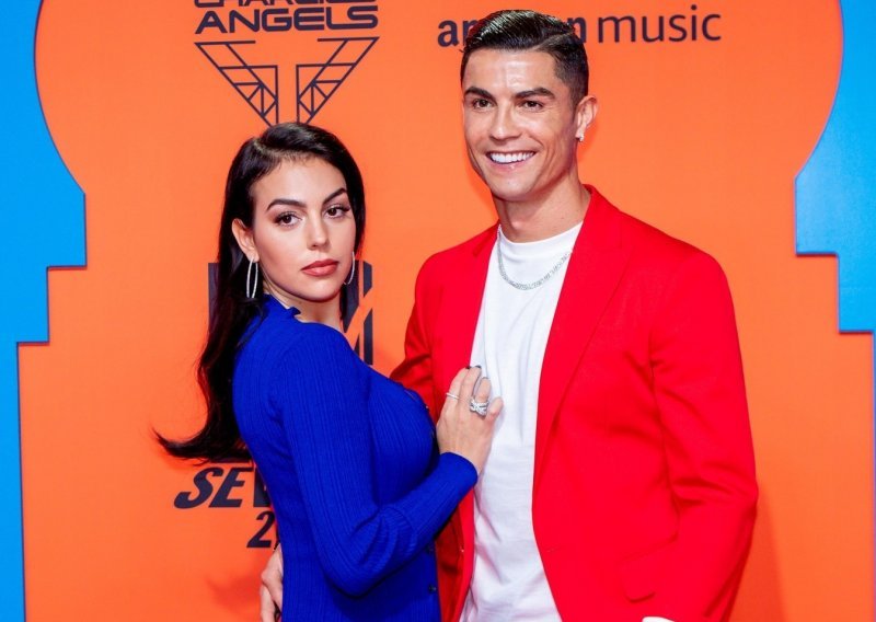 Sada je sve poznato: Cristiano Ronaldo i njegova Georgina otkrili su spol blizanaca