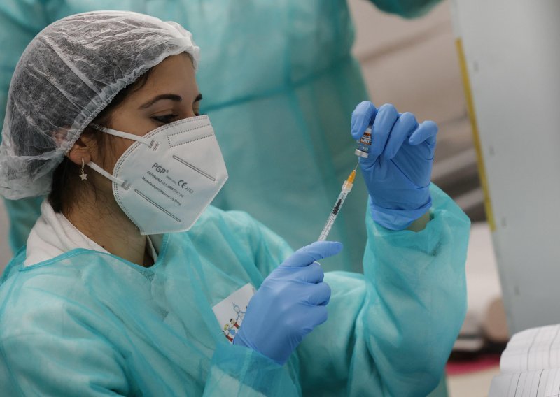 Crna Gora u sustavu covid certifikata EU; mjere uoči blagdana ublažene