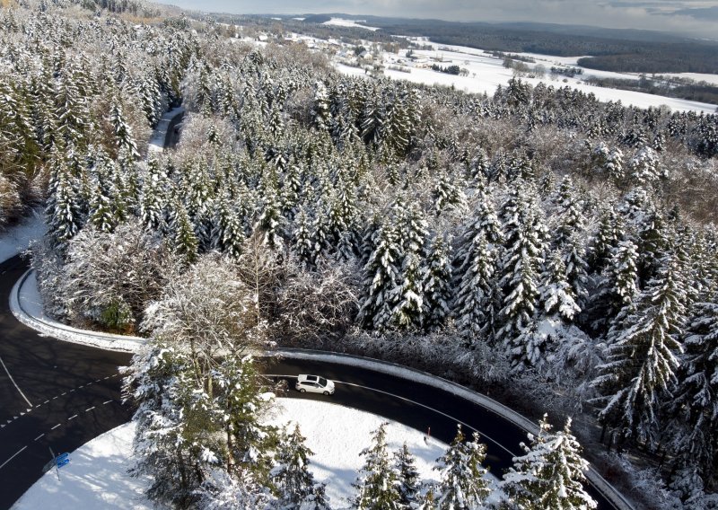 [FOTO] Ovo je pet bajkovitih odredišta za božićno putovanje prema Pirelliju