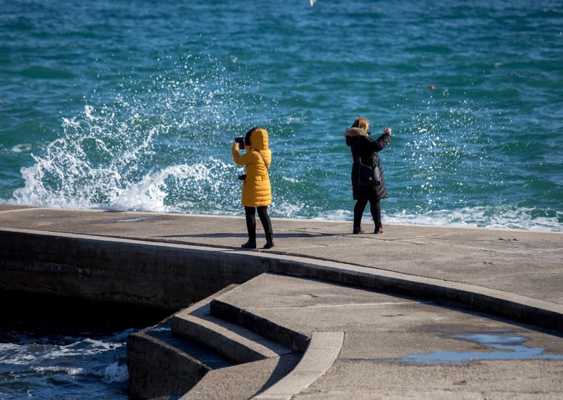 Za vikend pretežno sunčano, susnježica u Lici i unutrašnjosti Dalmacije, za Jadran izdan meteoalarm zbog olujne bure