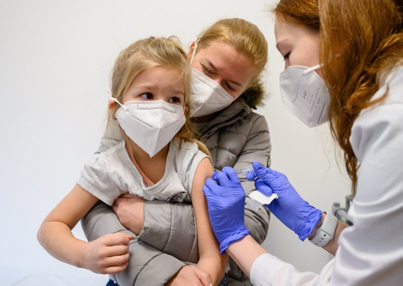 Pfizerovo cjepivo ne razvija očekivani imunitet kod djece, u ispitivanje se uvodi treća doza