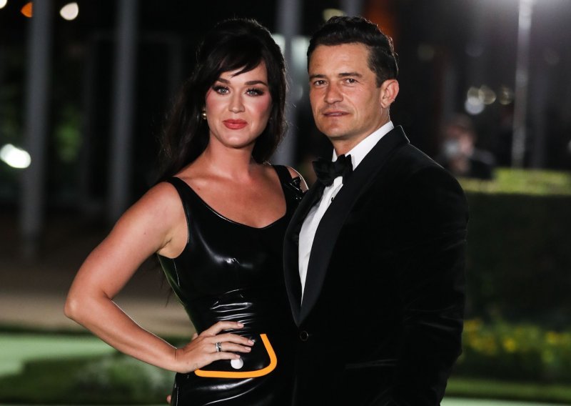 Katy Perry uvažava modne savjete zaručnika Orlanda Blooma, ali kad je u pitanju njihova Daisy Dove, konce drži u svojim rukama