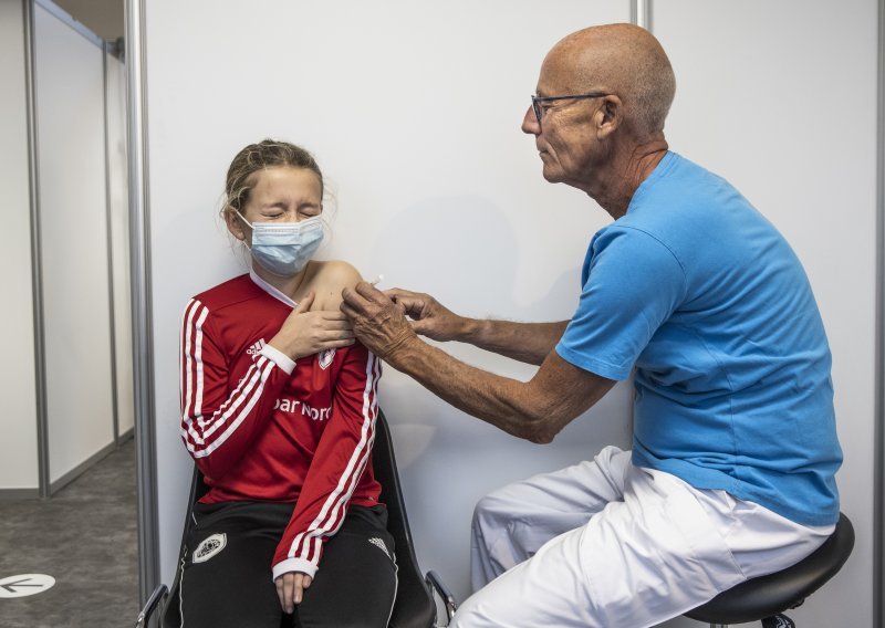 Kod njih nema straha: Danska djeca u redovima za cjepivo, prvu dozu primilo je već 20 posto onih između 5 i 11 godina