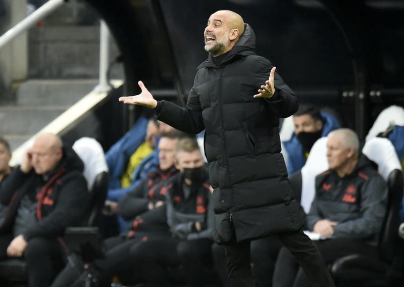 Zbog noćnih nestašluka Pep Guardiola kaznio dvojicu standardnih igrača Manchester Cityja. Jedna ga je stvar posebno zasmetala...