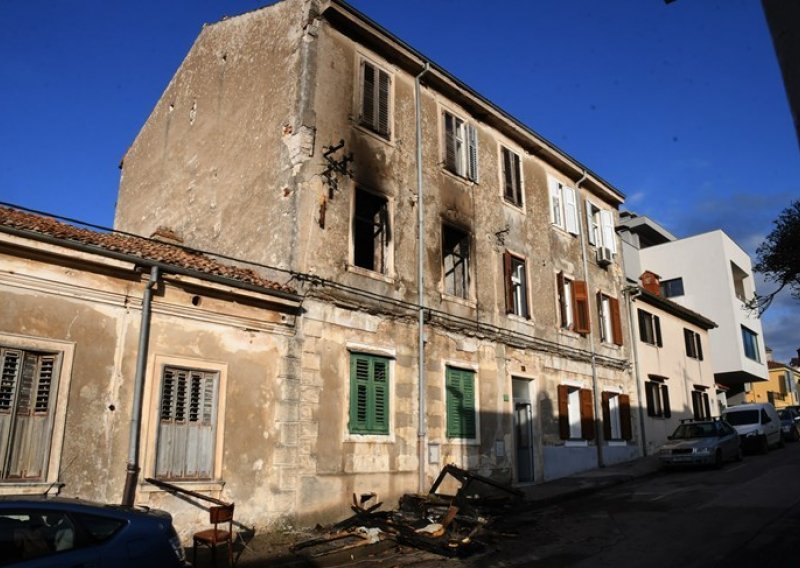 Izgorio stan u Puli, prestravljeni stanari žale se na susjeda: 'Mogao nas je sve pobiti'