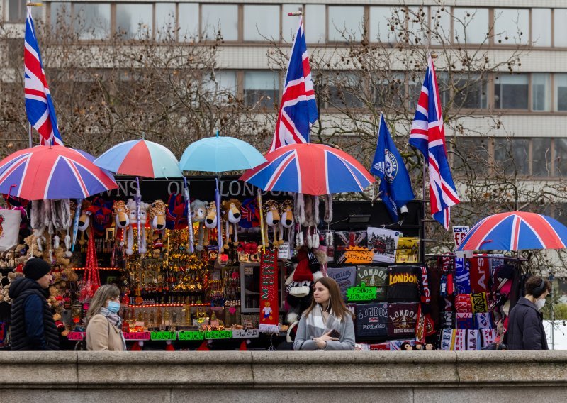 Britanija: Izolacija pozitivnih na koronu skraćena kod cijepljenih na sedam dana