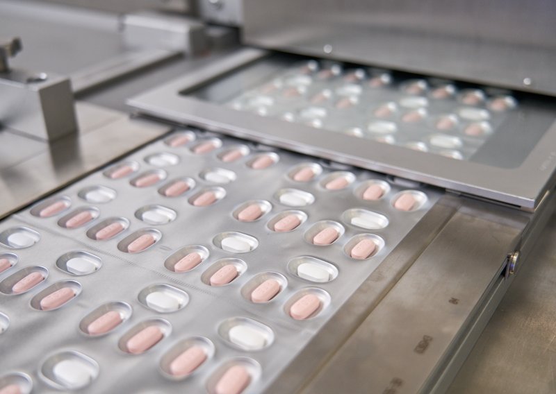 U SAD-u odobren Pfizerov oralni lijek protiv covida za kućnu uporabu