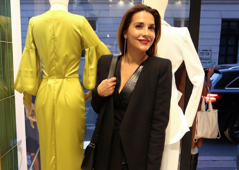 Poslovna elegancija s daškom glamura: Modna kombinacija Marijane Batinić za svaku je pohvalu