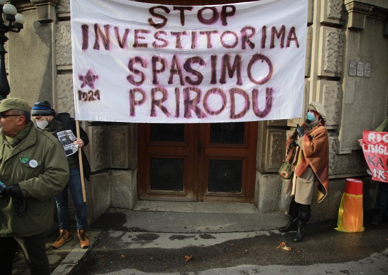 Rio Tinto zbog masovnih prosvjeda zastaje s projektom litija u Srbiji