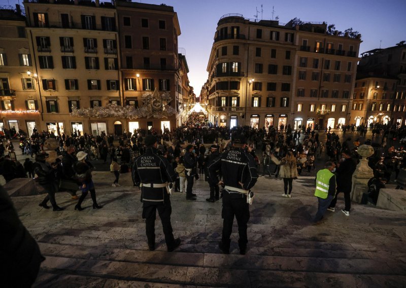 Italija zabranila proslave Nove godine zbog rasta broja slučajeva covida