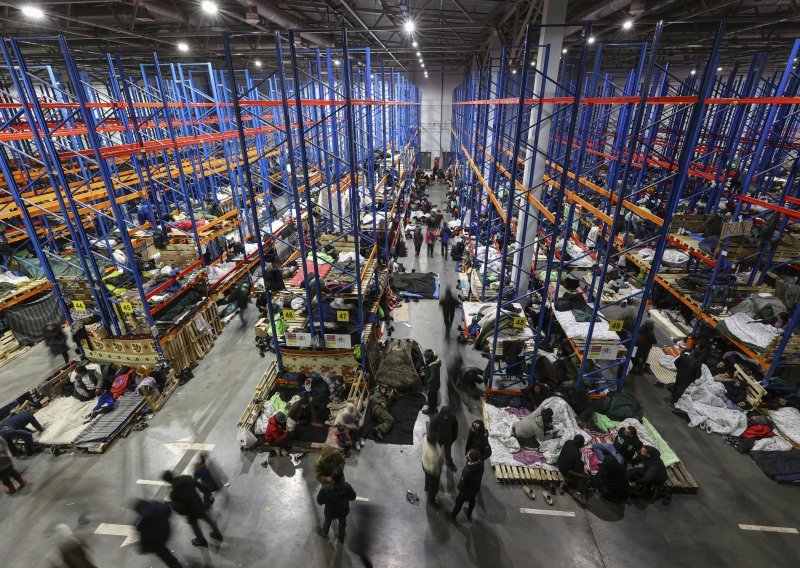 Migranti u bjeloruskom skladištu još se nadaju Europi: 'Ako žele ostati, moraju raditi za život'