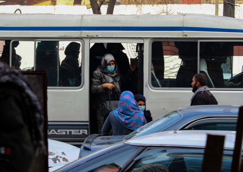 Dućani s odjećom u Afganistanu moraju ukloniti glave lutkama u izlogu