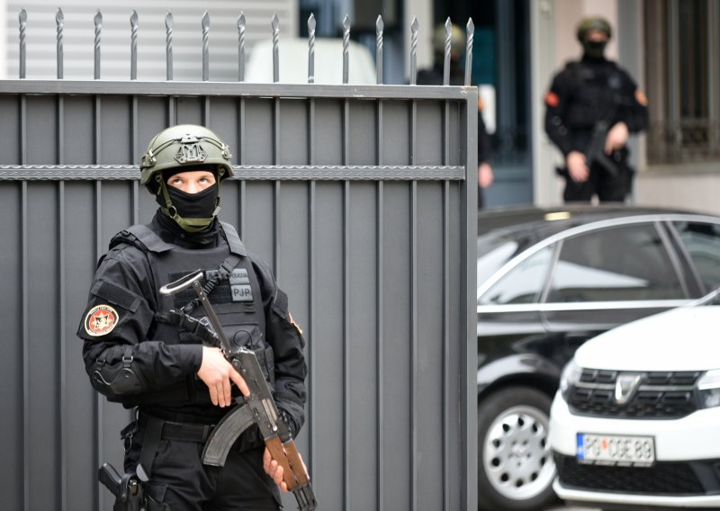 Predao se muškarac koji je zauzeo banku u crnogorskom Baru