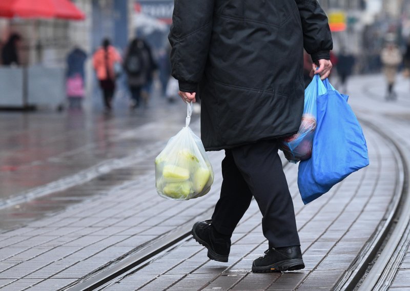 Plastične vrećice od 15 do 50 mikrona izlaze iz uporabe