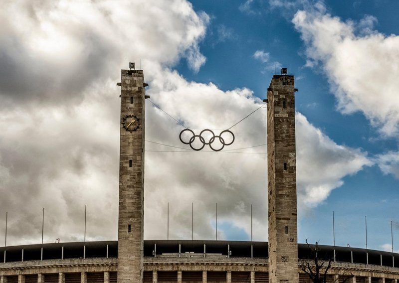 Berlin na 100. obljetnicu Olimpijskih igara održanih u nacističkoj Njemačkoj želi ponovno biti domaćin. Sankcionirana Rusija se javila kao protukandidat