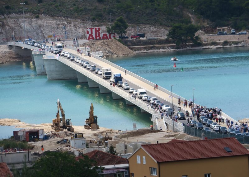 Lopov s čiovskog mosta iščupao uređaj koji mjeri brzinu i snagu vjetra