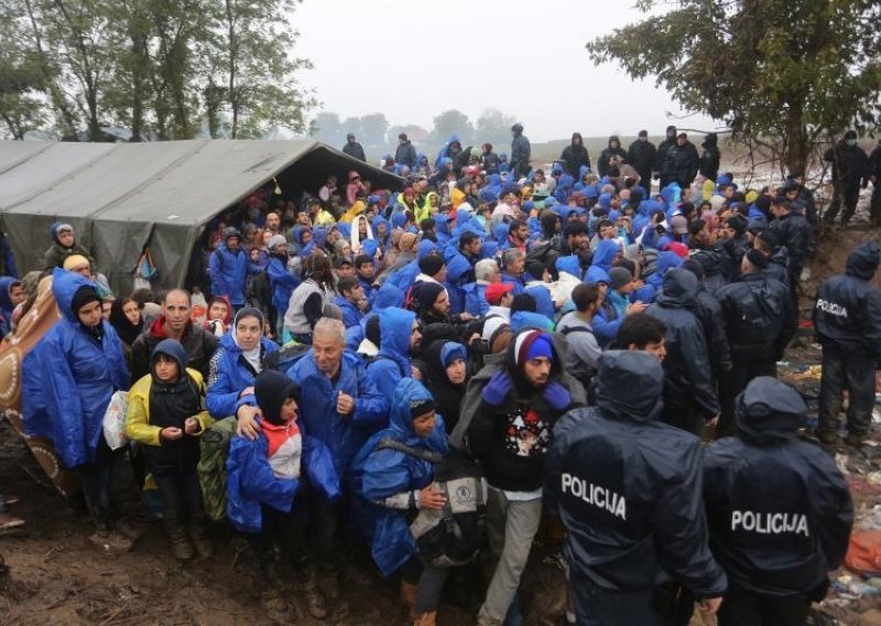 Avramopoulos u Ljubljani zbog migrantske krize