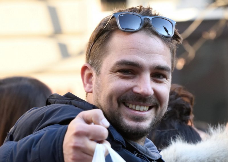 Niko Kranjčar i Zrinka Cvitešić, ali i mnoga druga poznata lica posljednji su dan ove godine proveli u središtu Zagreba