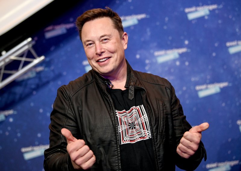 Musk trlja ruke, Tesla ima važan rekord