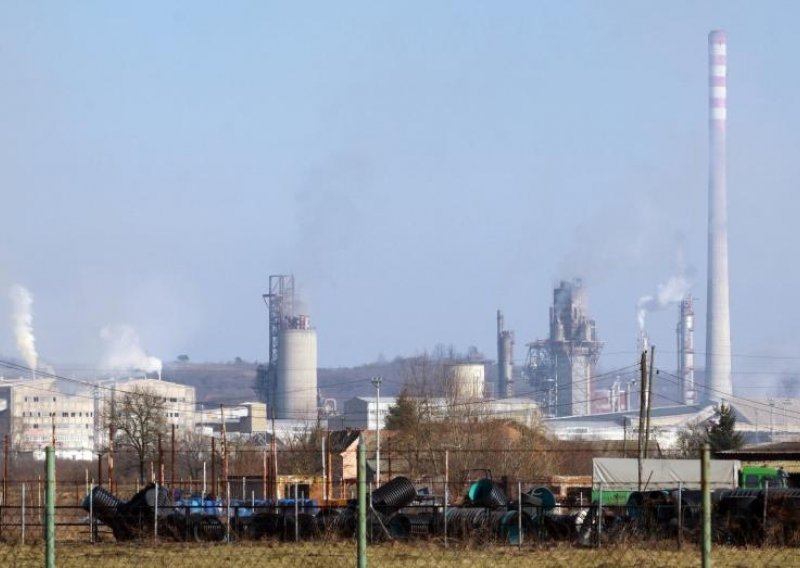 Gubitak Petrokemije 178 milijuna kuna