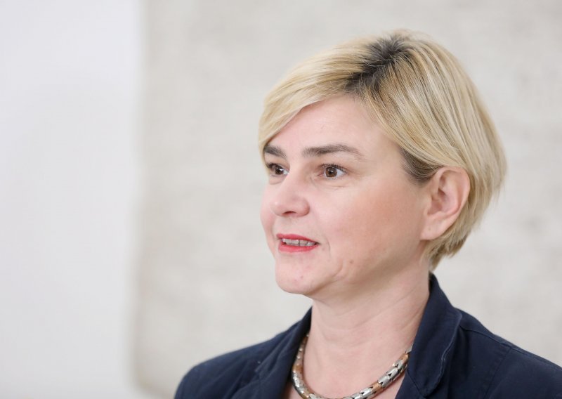 Sandra Benčić: S obnovom nakon potresa ne događa se gotovo ništa. U Holdingu više od 30 posto zaposlenih u birokraciji