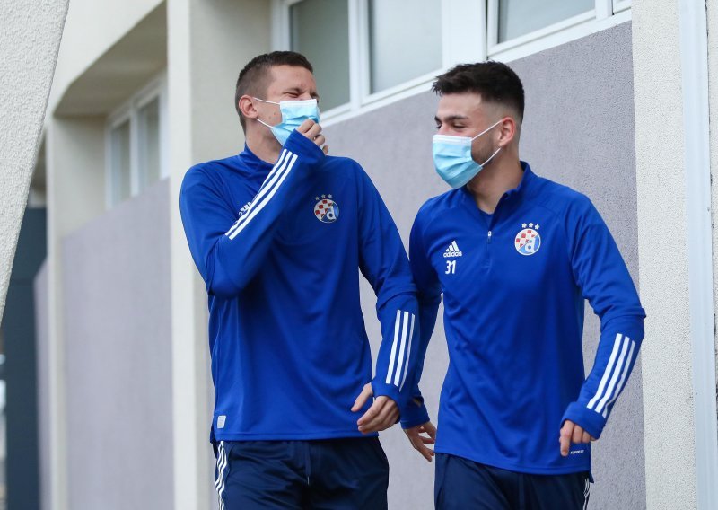 [FOTO] Dinamo počeo s pripremama, ali već imaju problem; čak šest igrača završilo u karanteni zbog korone, ali trener Kopić nije zabrinut