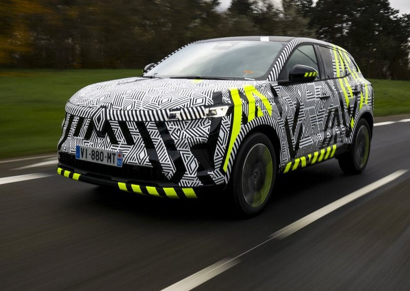 [FOTO] Potpuno novi SUV Renault Austral u posljednjoj fazi razvoja: Maskiran i pušten na europske ceste