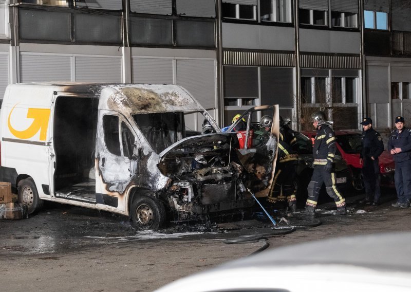 [VIDEO/FOTO] Požar stana u Kružnoj ulici u Rijeci, u Zagrebu izgorio dostavni kombi