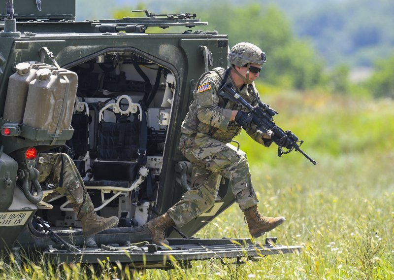 Rumunjska sa SAD-om i Francuskom pregovara o povećanju broju NATO snaga u zemlji