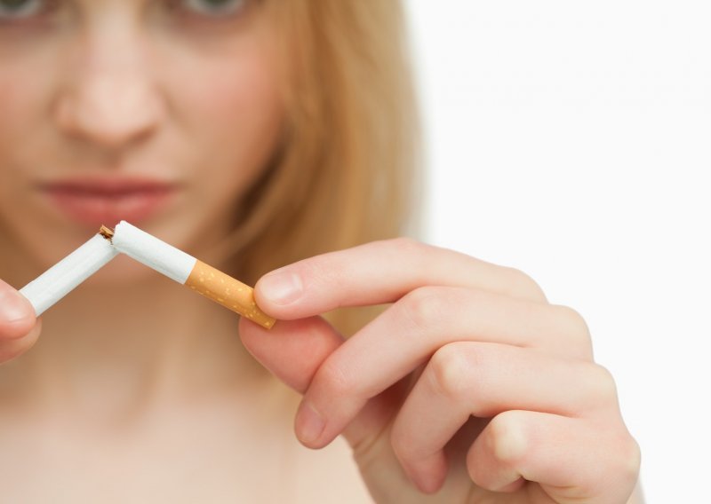 Prestanite pušiti odmah i sada; pasivno pušenje najviše šteti vašoj djeci