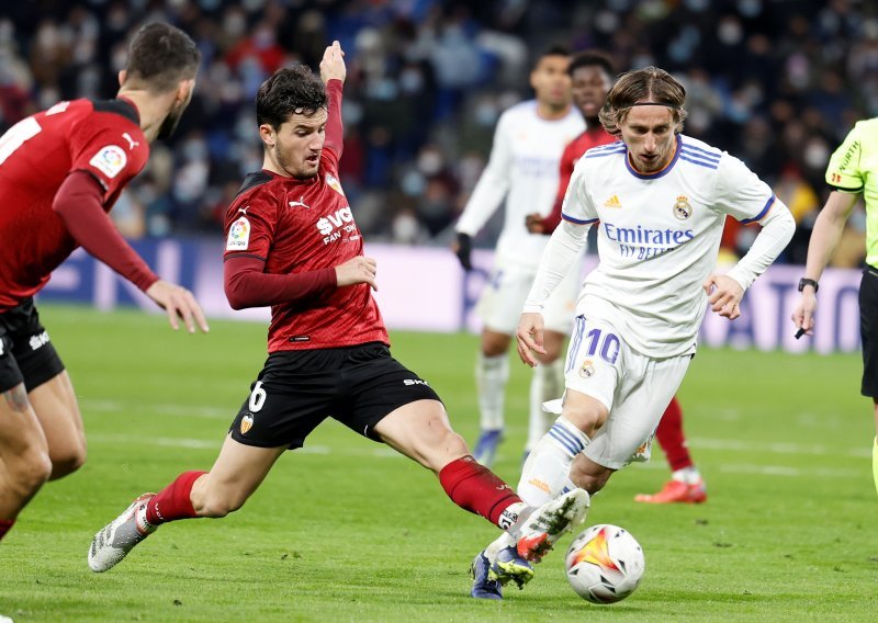 [FOTO] Madridski Real iskupio se za poraz kod Getafea i opet odmaknuo Sevilli na pristojnu razliku