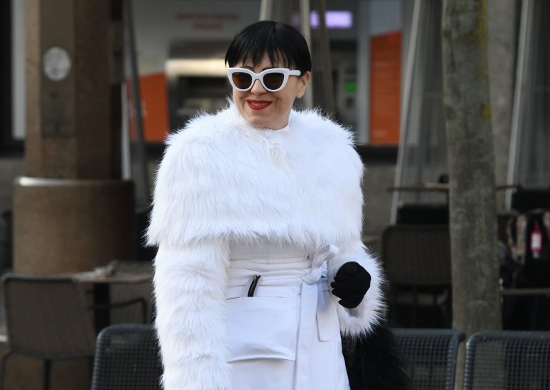 Na prvi pogled stajling Mirele Holy podsjetio me na Jetija, ali svidjelo se vama ili ne ona je svoja i modno originalna