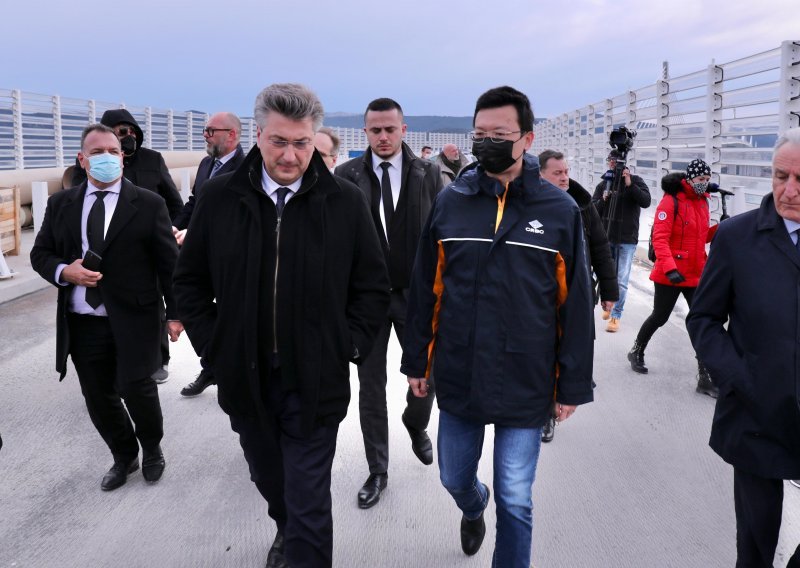 [FOTO] Plenković: Radovi na Pelješkom mostu gotovi do kraja siječnja