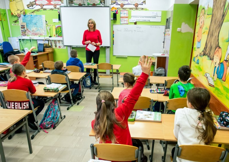 Uvodi se samotestiranje za učenike, ali oni koji odbiju i dalje će moći dolaziti u školu. Ide se na povjerenje s roditeljima