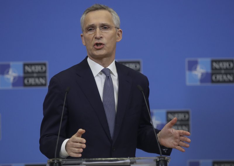 Stoltenberg: NATO poziva na smirivanje napetosti oko Ukrajine i nudi dijalog Rusiji